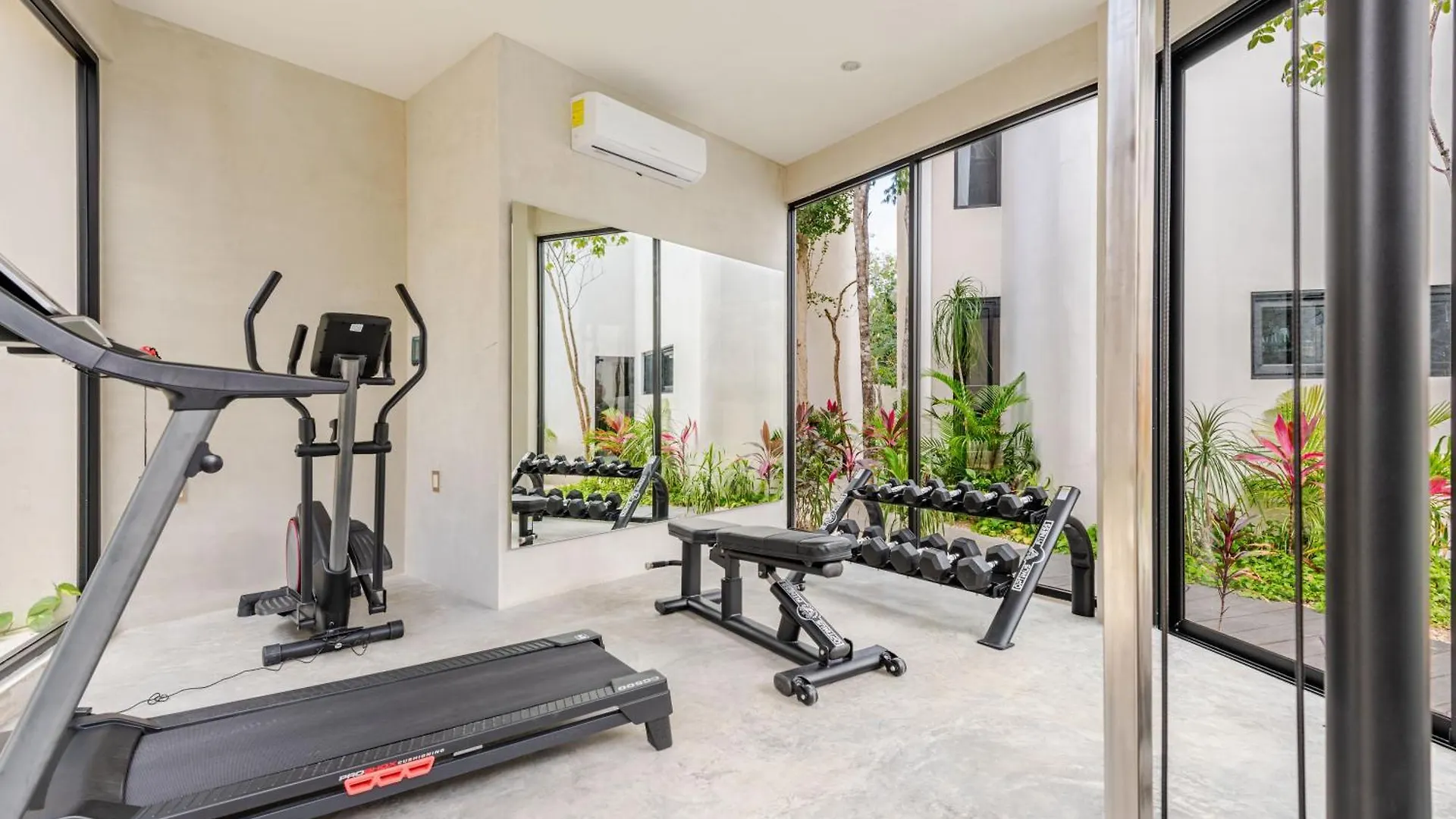 Ocean Breeze Villa - A Few Steps From The Beach! Tulum Mexico